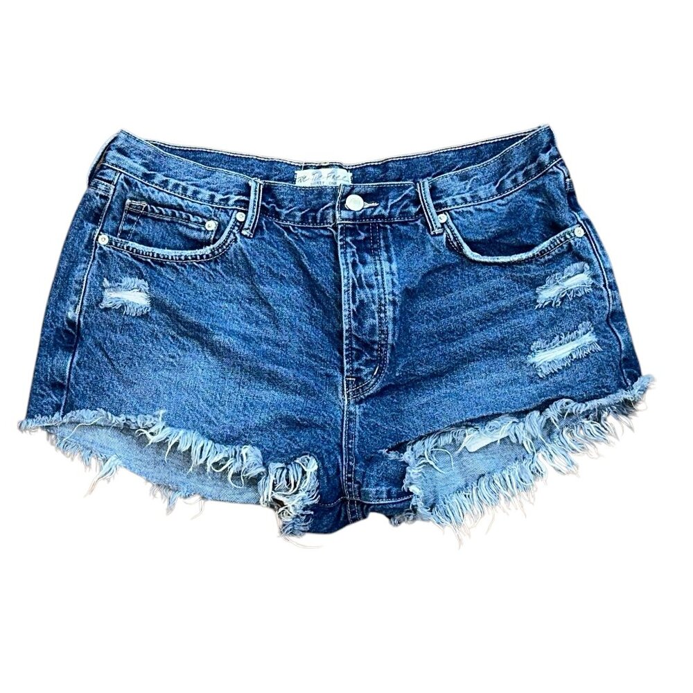 We The Free Button Fly Cut Off Denim Distressed Shorts‎ Size 31